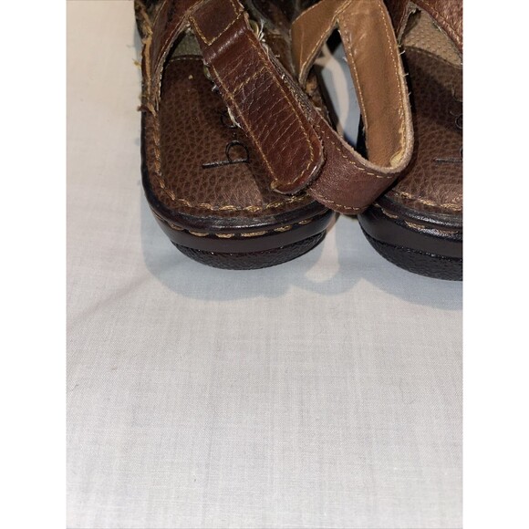 Born Casual Sandals Women’s Size 7 Medium Brown Leather Ankle Strap Side Tear - Picture 11 of 12